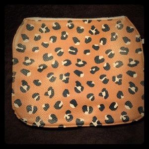 Studio ThirtyOne leopard print flap for purse